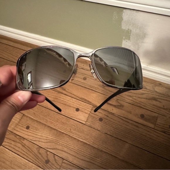 Dolce and Gabbana sunglasses - Picture 2 of 5